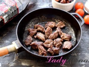 Салат с вареным мясом и фасолью